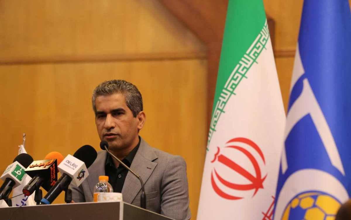 حسن کامرانی فر: VAR فوتبال ایران با سیستم واقعی خیلی فرق دارد؛ حضور یک داور در هیات رییسه فدراسیون واجب است