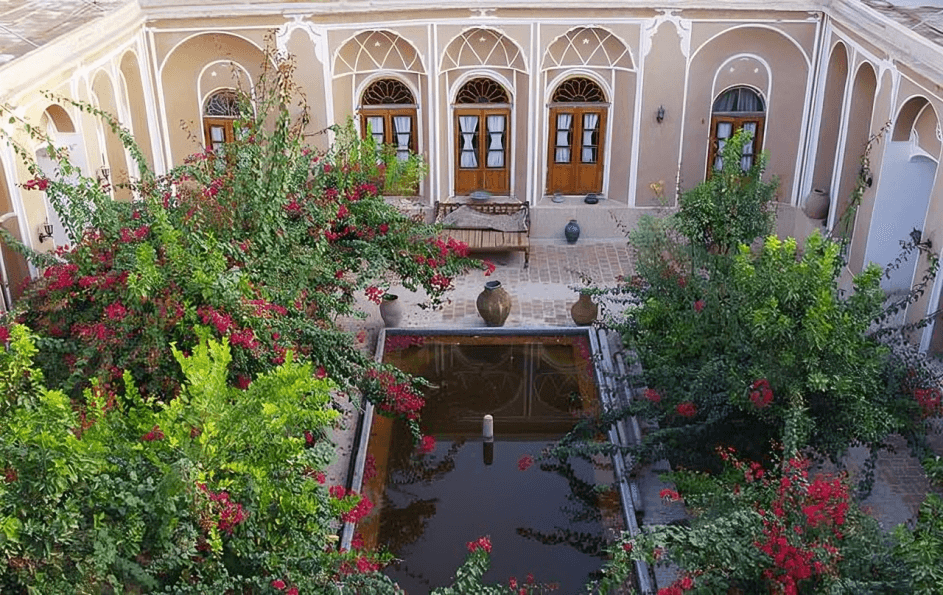 خانه مادربزرگ، خانه رویاهایم است/ گفتگو با فرزانه