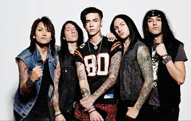 آهنگ Coffin از Black Veil Brides با متن و ترجمه