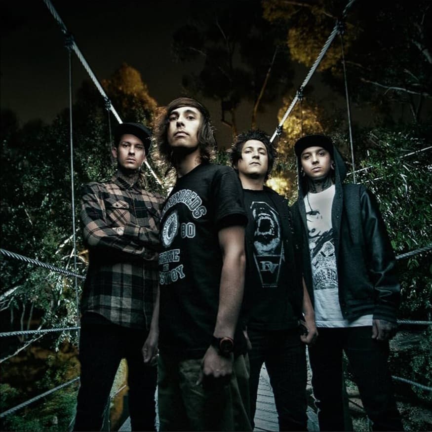 آهنگ Bulls In The Bronx از Pierce The Veil با متن و ترجمه