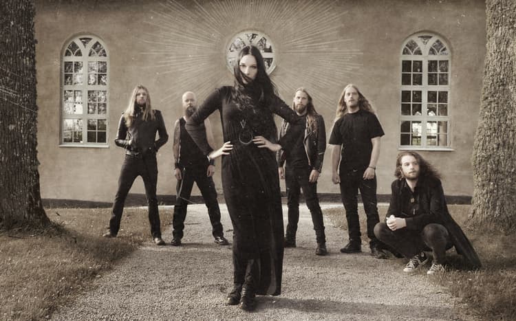 آهنگ Heavy Lies The Crown از Draconian با متن و ترجمه