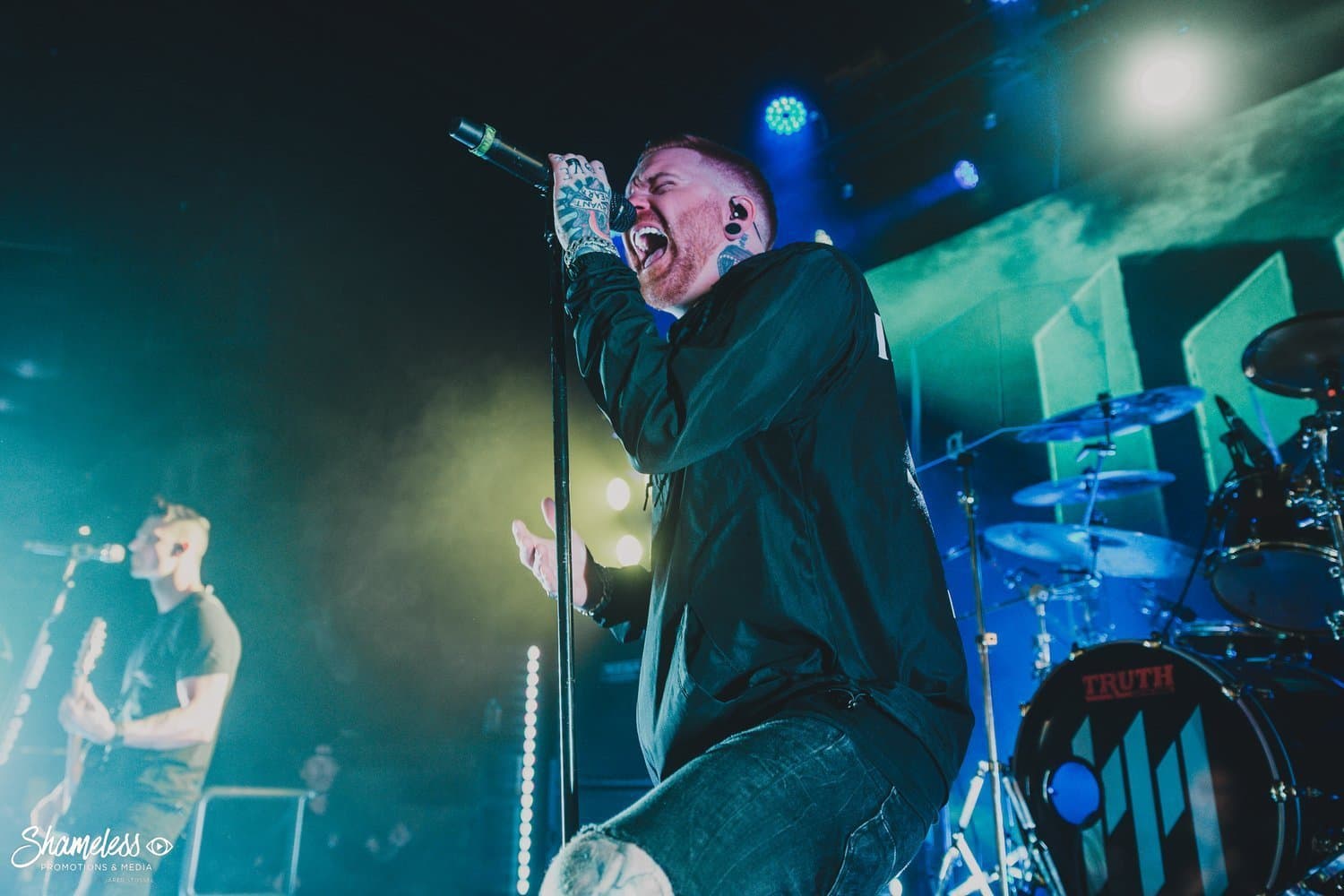 آهنگ Necessary Evil از Memphis May Fire با متن و ترجمه