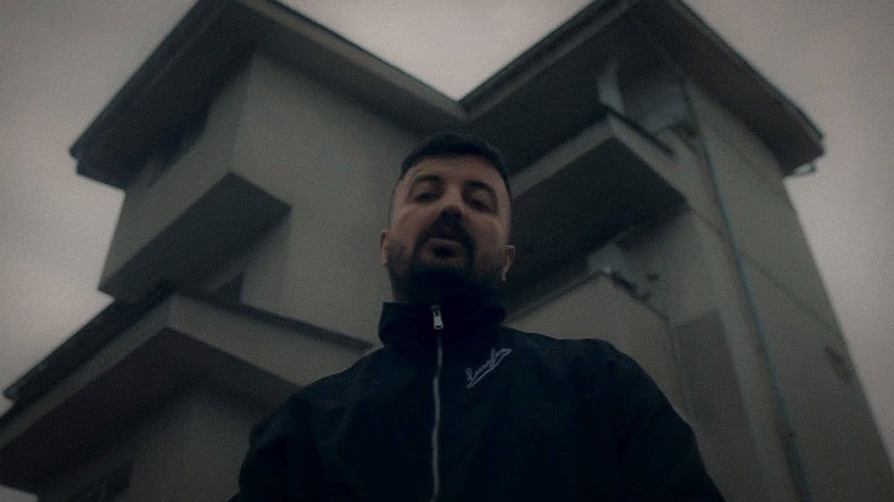 دانلود آهنگ جدید گادپوری به نام Man Kardam | متن اهنگ 