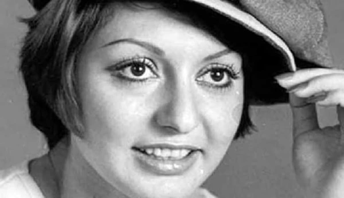 دانلود آهنگ آهوی عشق از گوگوش
