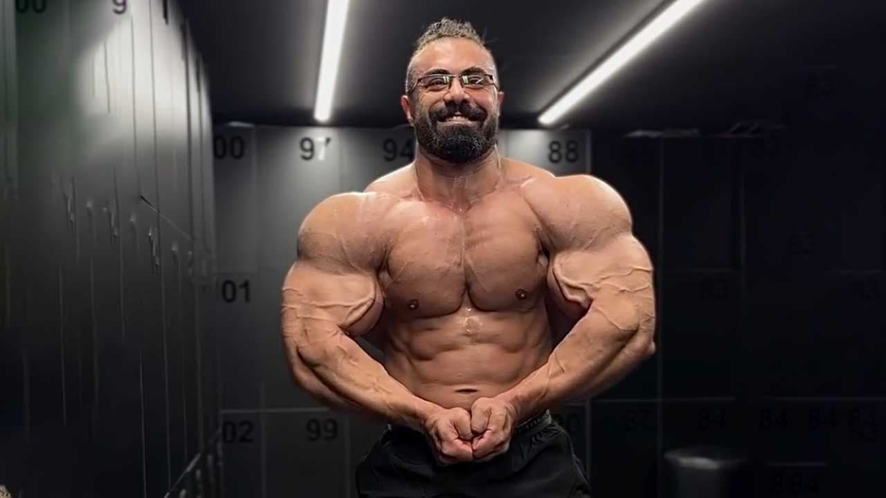 کمر بهروز تابانی باریک‌تر از همیشه؛ میلوس سارسف: به یک شرط، قهرمان مستر المپیا می‌شود!