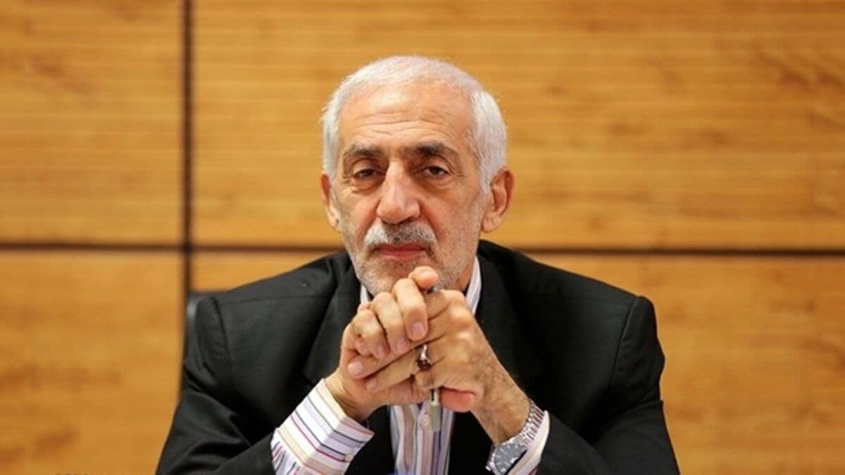 انتقاد تند محمد دادکان از شورای شهر: پیکر قهرمان ملی ۵ روز باید منتظر مجوز دفن باشد؟!