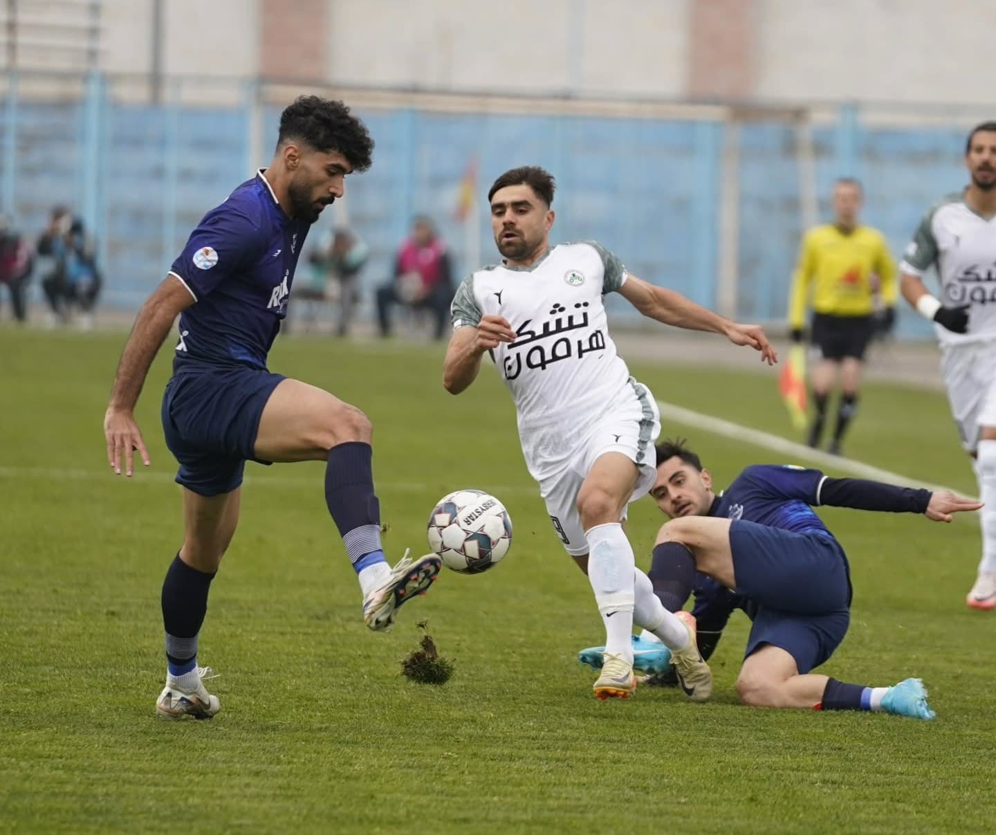 ملوان 1-0 ذوب آهن؛ قوی سپید در آخرین لحظات گاندو را به چنگ آورد