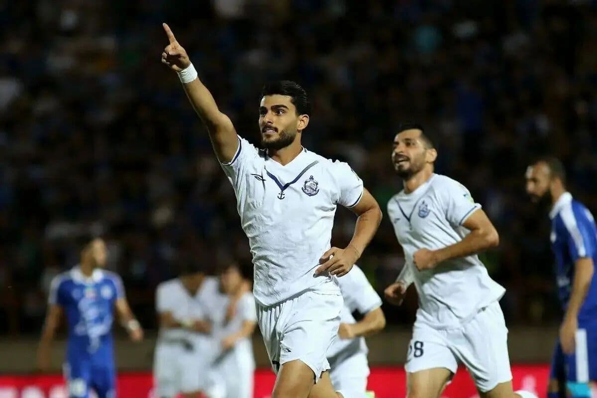 ستاره ملوان چشم روس‌ها را گرفت