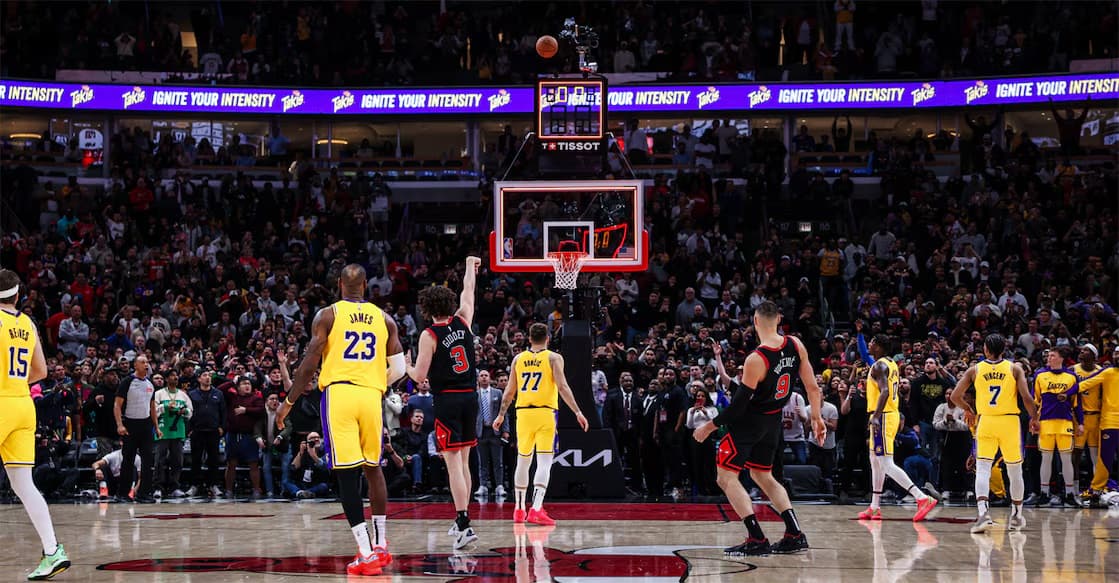 ۱۲.۶ ثانیه جنون در NBA؛ پیروزی باورنکردنی شیکاگو بولز مقابل لس‌آنجلس لیکرز