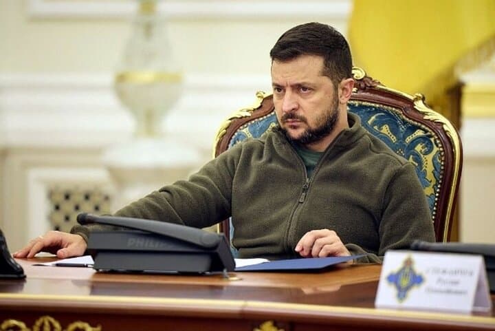 پس از شکست در دیدار با ترامپ، زلنسکی عازم لندن شد