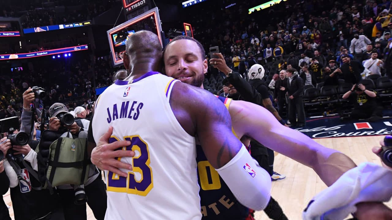 بسکتبال NBA | شاه جیمز دوباره مچ سرآشپز کری را خواباند