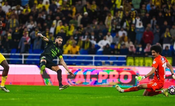 گل پیروزی‌بخش دقیقه 5+90 کریم بنزما در شب برتری 2-1 الاتحاد مقابل التعاون