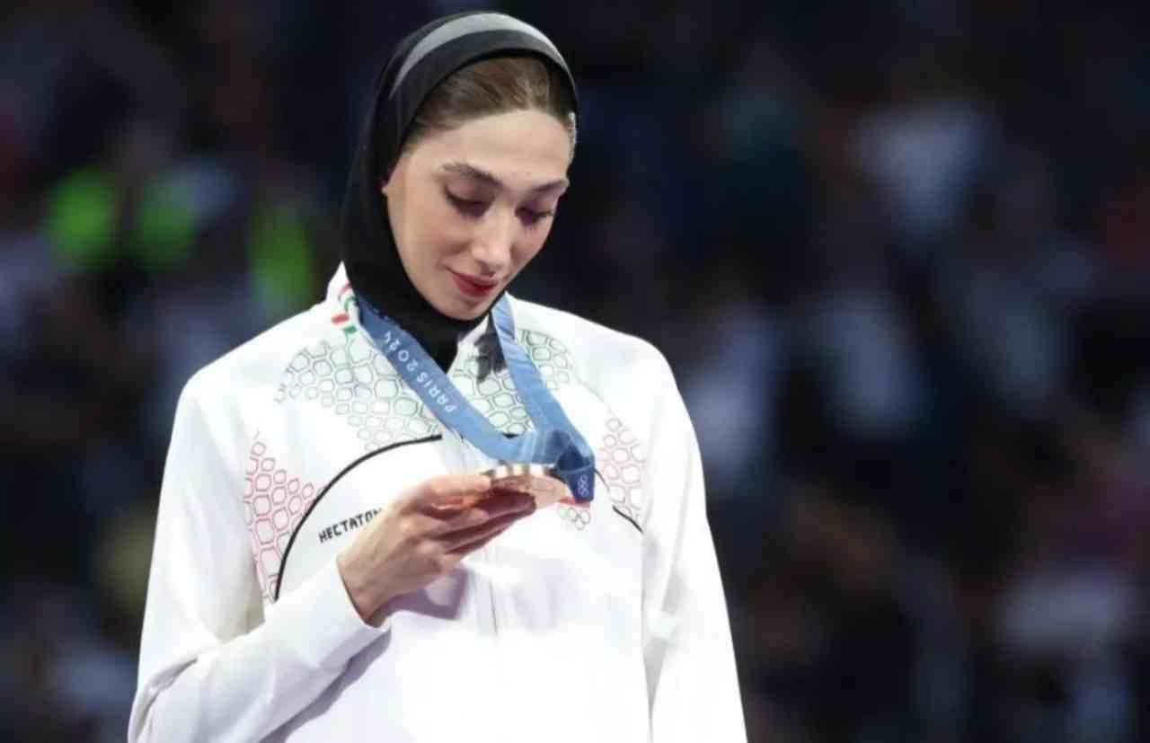 استوری انگیزشی مبینا نعمت زاده؛ در آسمان من، جز امید چیزی پر نمی‌زند / عکس