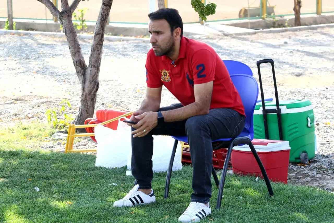 محسن خلیلی: پرسپولیس 3 جام را از دست داده و باید استقلال را ببرد