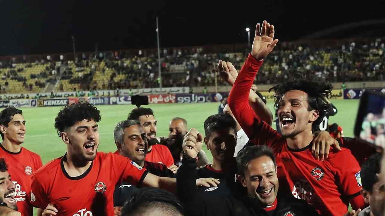 سازمان لیگ: جشن قهرمانی تراکتور در تبریز؟ بررسی می‌شود