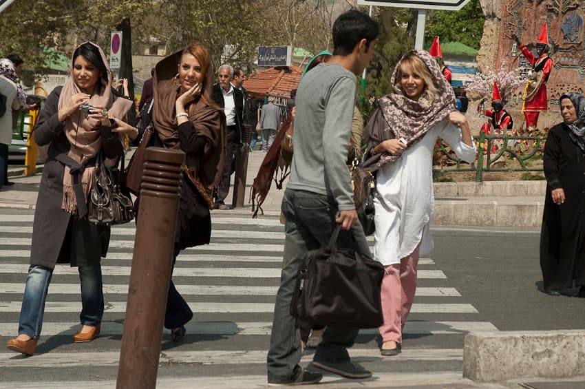 دختران بالای شهر، تجریش تهران، ۱۴ فروردین ۱۳۸۹