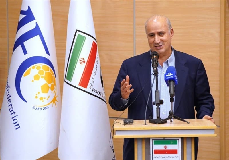 تاج: هواداران فوتبال در ایران باید به خرید بلیت و نشستن سر جای خود عادت کنند