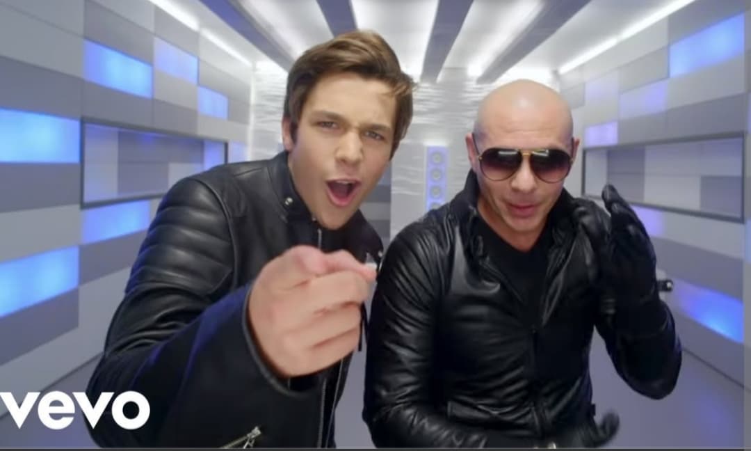 ریمیکس Mmm yeah از Pitbull
