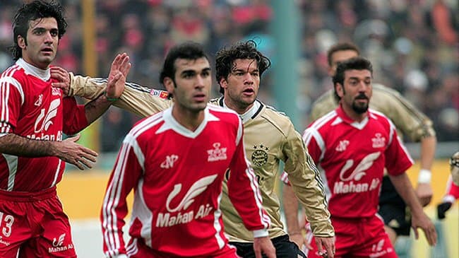 ماهان ایر اسپانسر پیراهن پرسپولیس در دیدار دوستانه مقابل بایرن مونیخ سال ۱۳۸۴