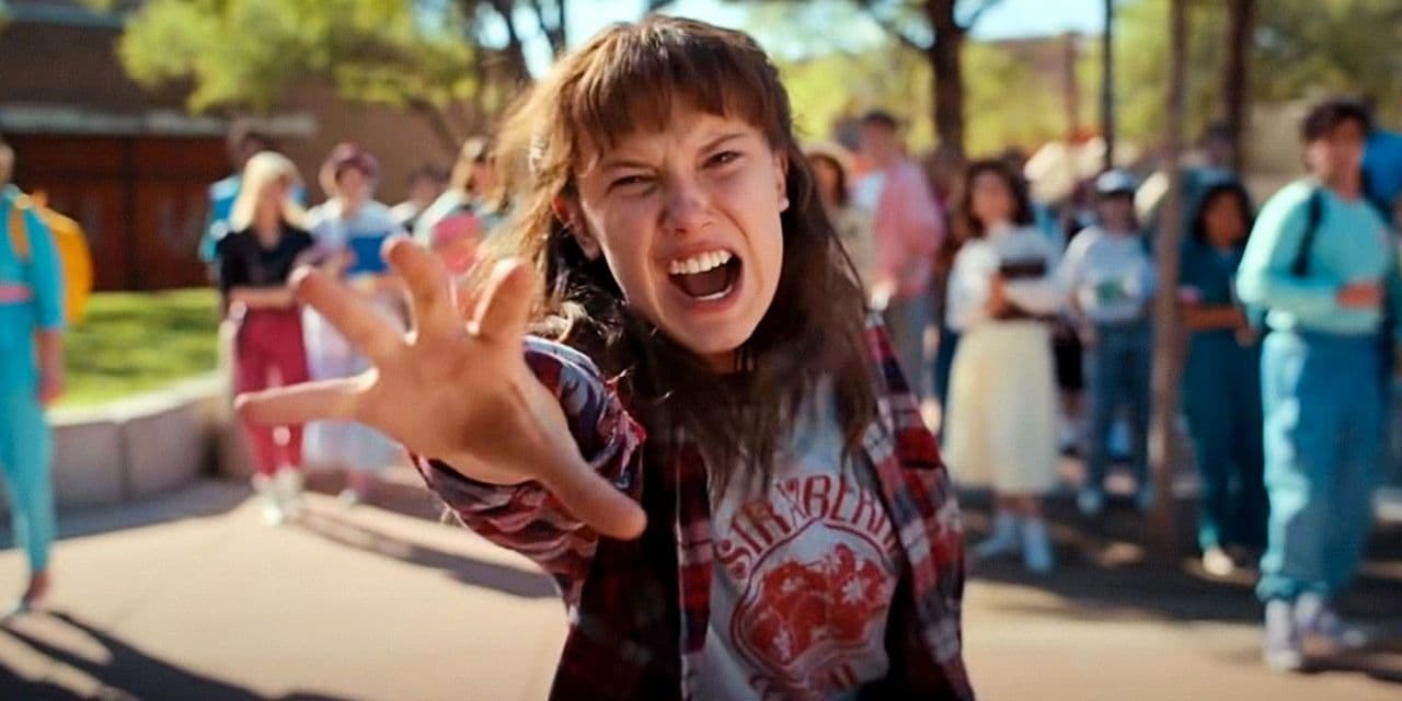 بازیگر معروف سریال Stranger Things در جشن قهرمانی لیورپول در لیگ برتر انگلیس / عکس