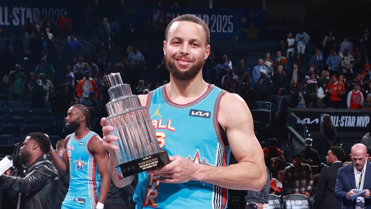 بسکتبال NBA | یک سه‌امتیازی از سیاره‌ای دیگر؛ استفن کری از نیمه زمین همه را میخکوب کرد