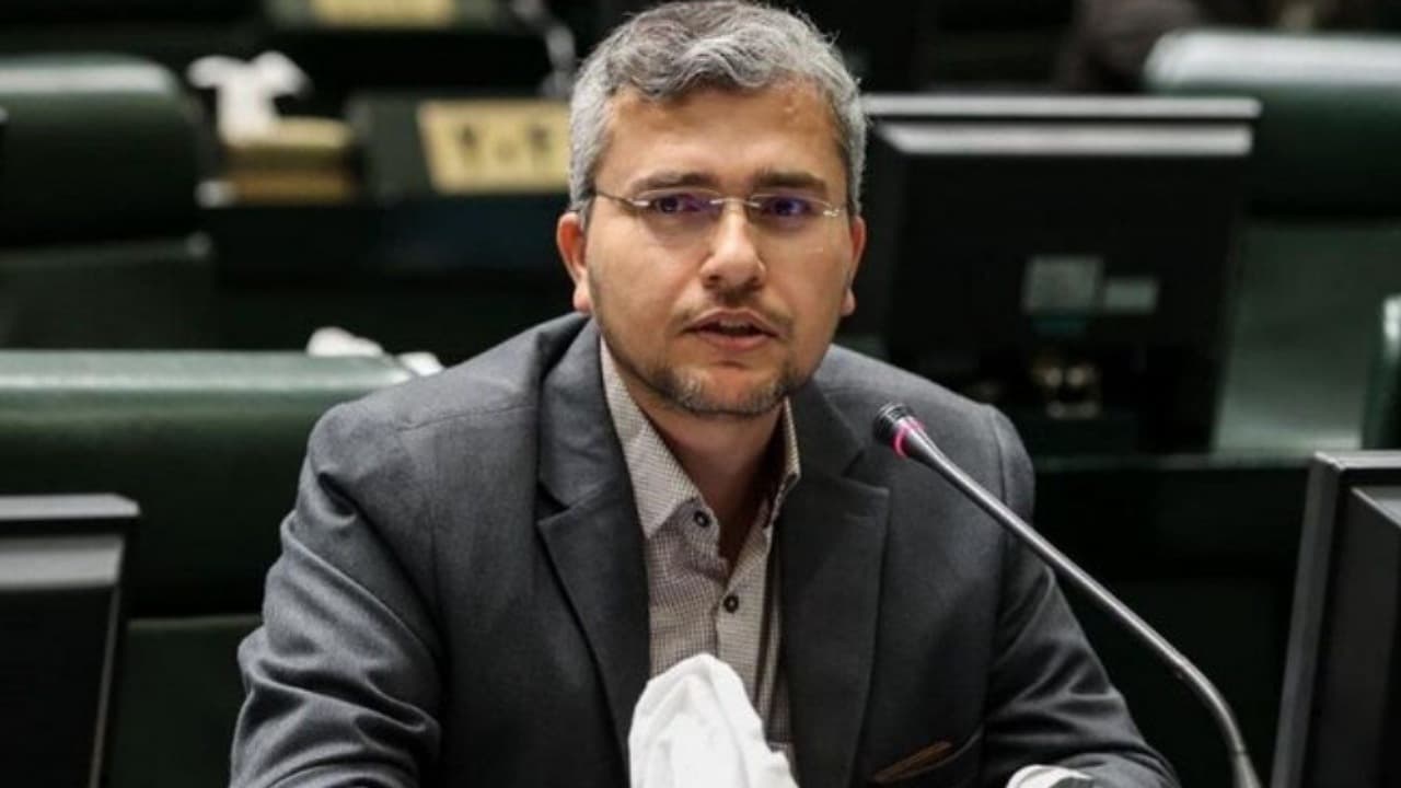 حمله نماینده بوشهر به استقلال در حضور پزشکیان؛ رضایی: هزاران میلیارد صرف تیم بی‌خاصیت پایتخت می‌شود!