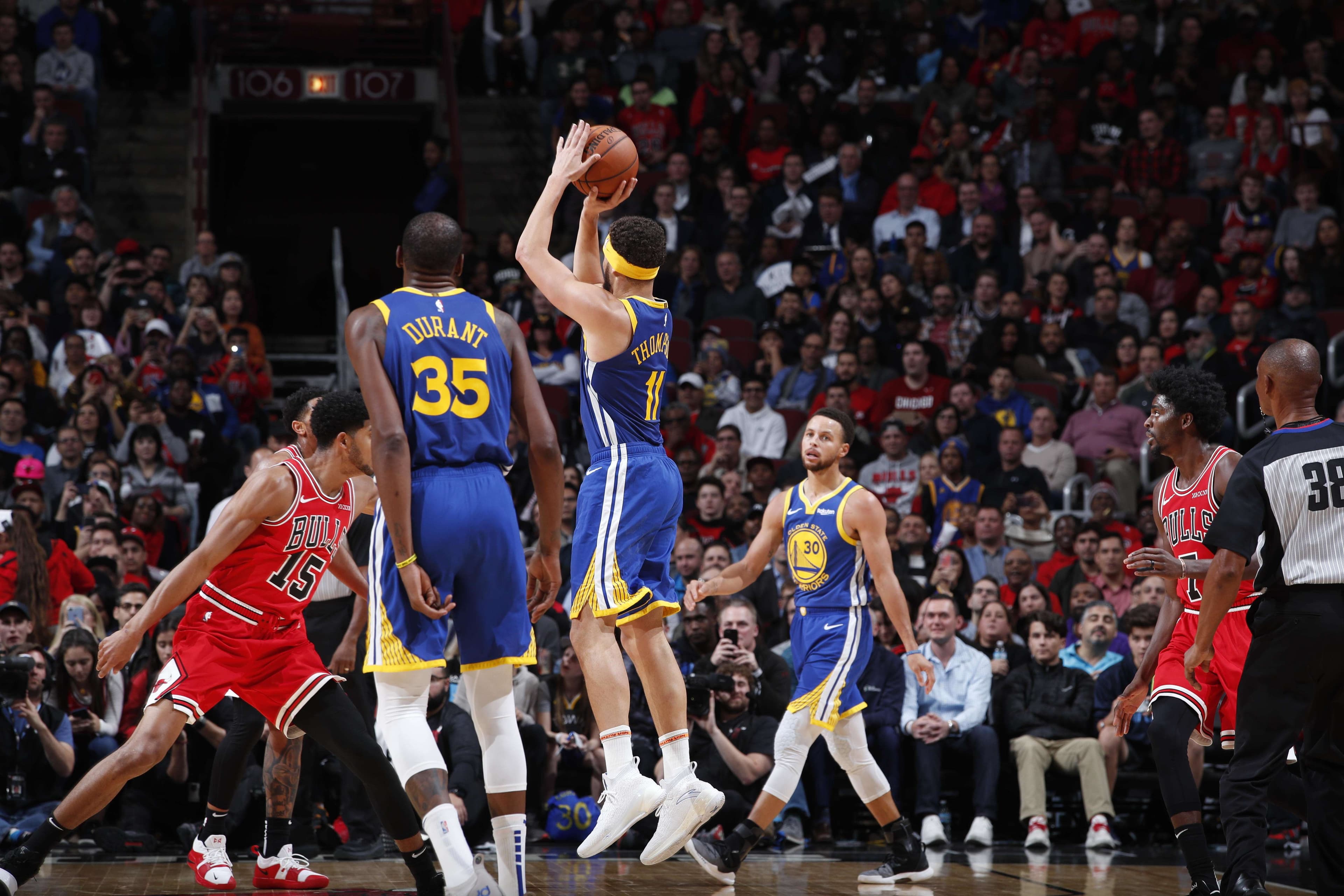 نکته آماری؛ کلی تامپسون با 14 اقدام موفق سه امتیازی، رکورد استفن کری را شکست و در NBA تاریخ ساز شد
