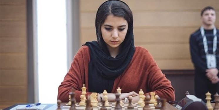 رقابت‌های آزاد شطرنج هونان؛ سارا خادم‌ الشریعه این بار لوپولسکوی اهل رومانی را متوقف کرد