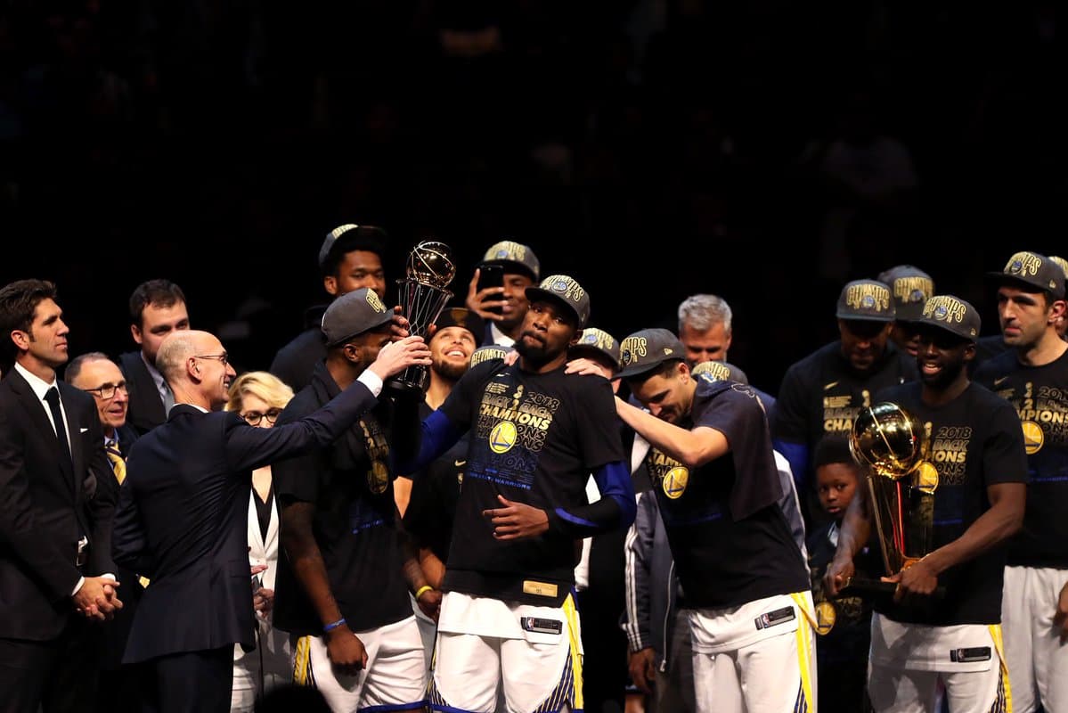 گزارش تصویری؛ پیروزی گلدن استیت وریرز در بازی چهارم فینال و قهرمانی در NBA