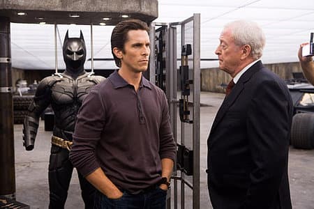? مکالمه بروس وین و آلفرد در مورد هویت بتمن؛ سکانس فوق العاده شوالیه تاریکی/ The Dark Knight