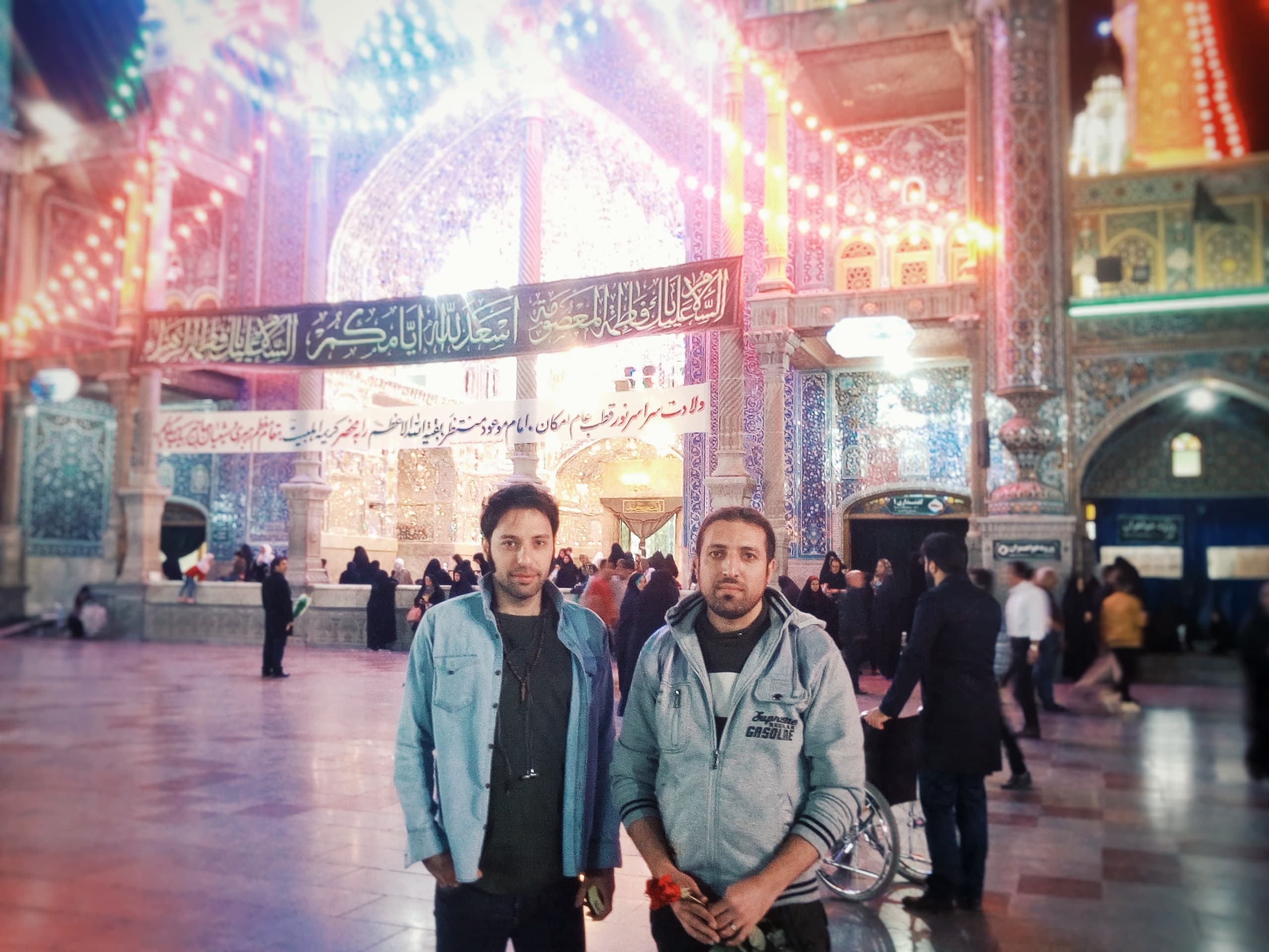 من و بهترین رفیقم ♥ کنار حرم حضرت معصومه 