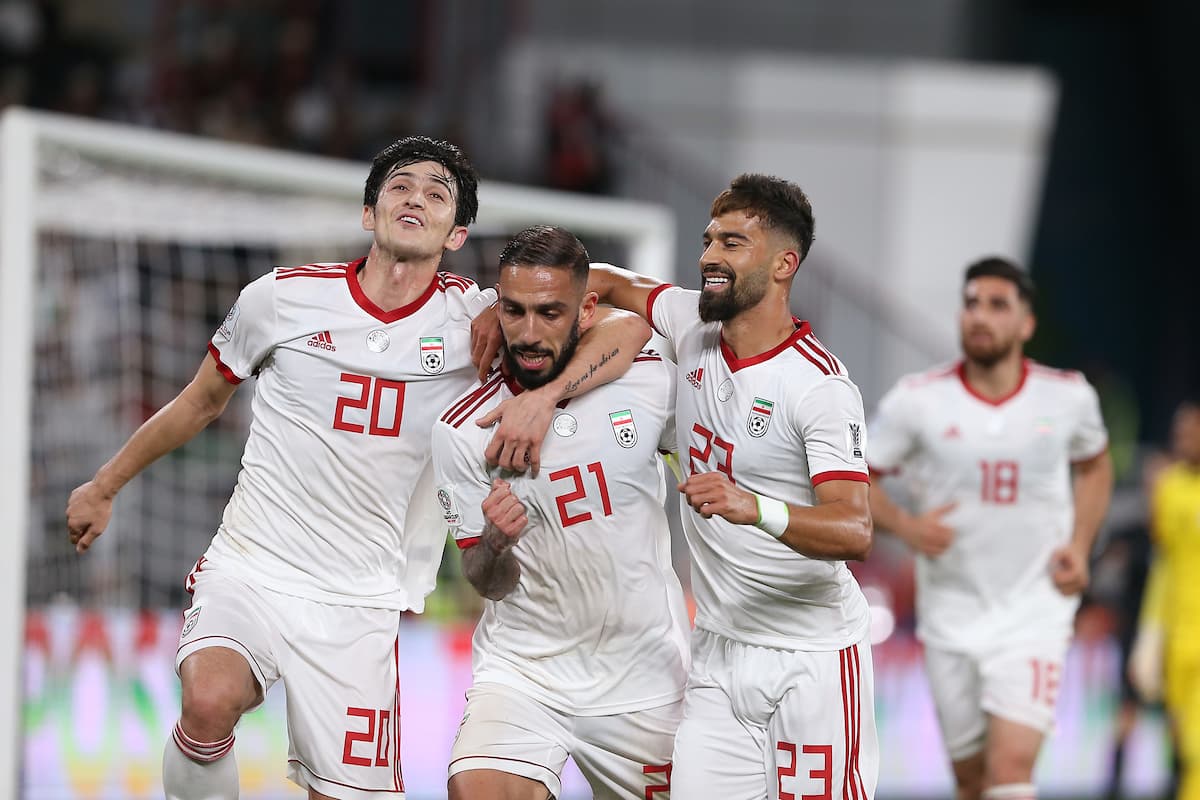 شرق یا غرب؟ کدامیک؟