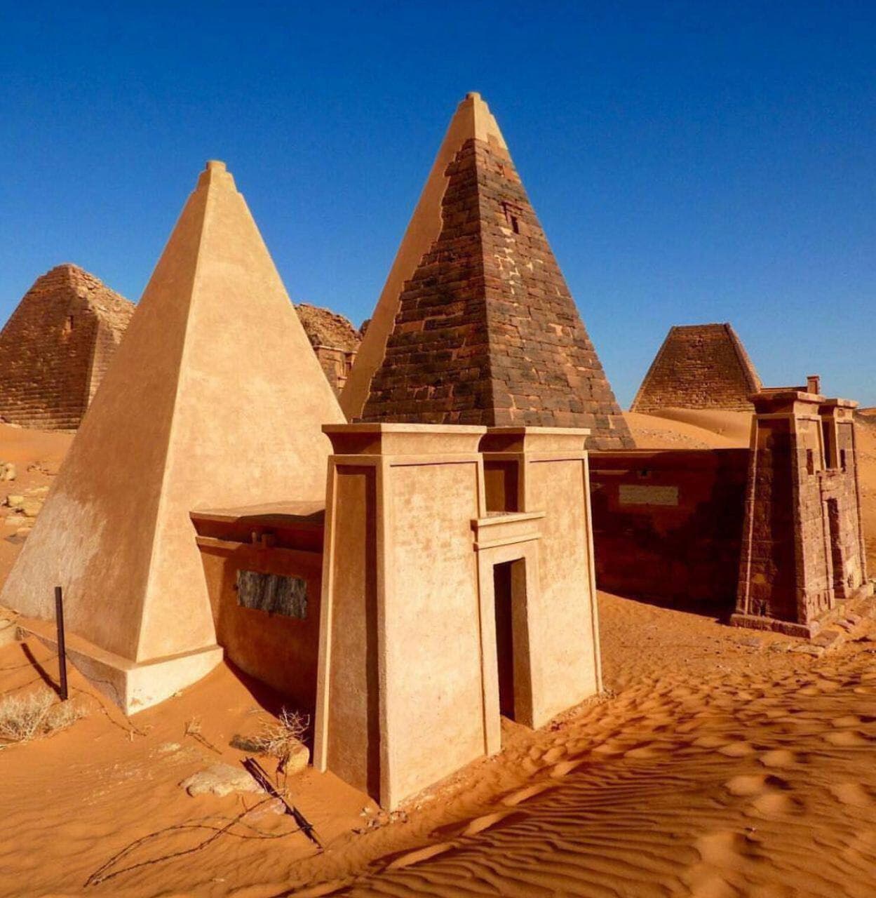 سودان تقریبا ۲۲۰ هرم یعنی دو برابر مصر هرم دارد