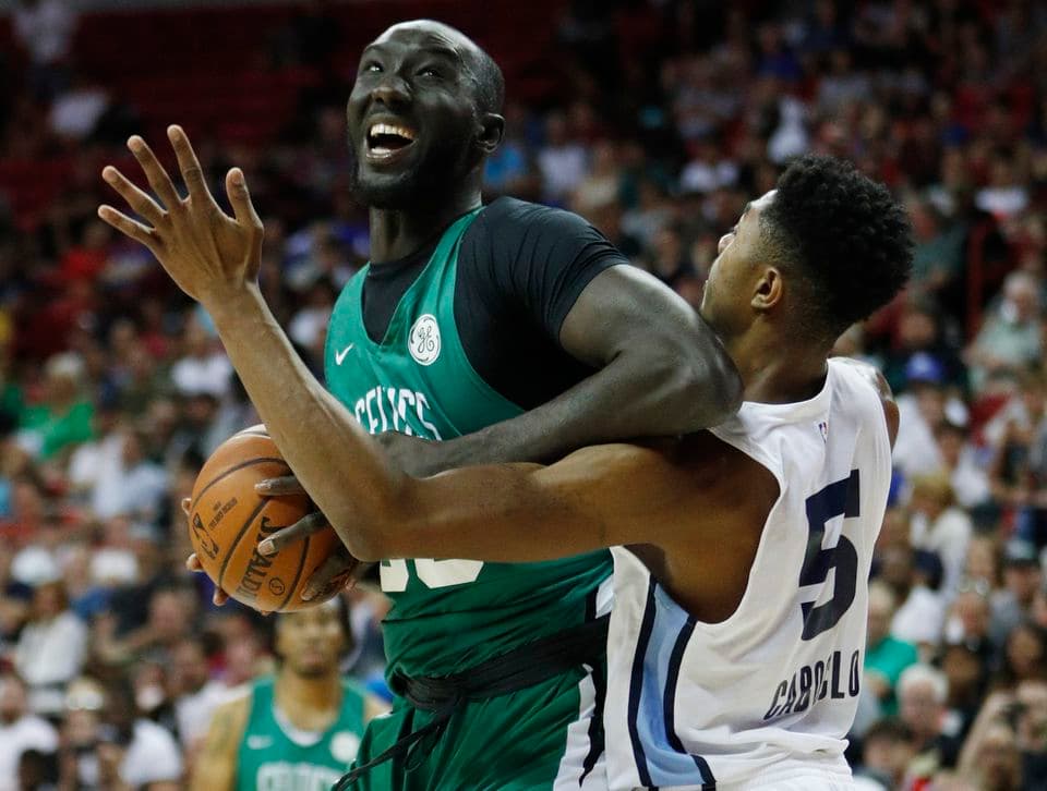 نقل و انتقالات NBA؛ بوستون سلتیکس با تاکو فال، بازیکنی که در مراسم درفت توسط هیچ تیمی انتخاب نشده بود قرارداد امضا کرد