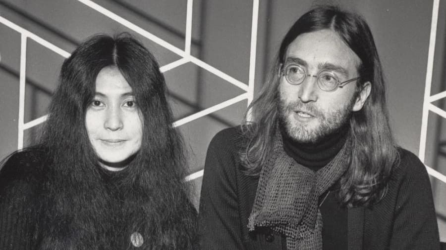 دانلود آهنگ زیبای John Lennon - Woman