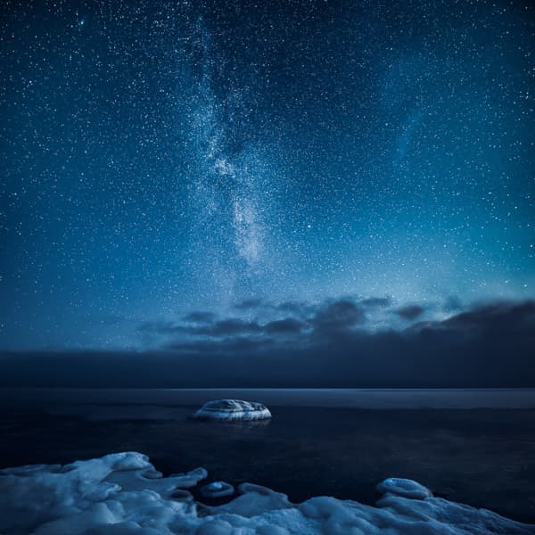 موزیک بی کلام حماسی Sea of Stars از Michael Logozar