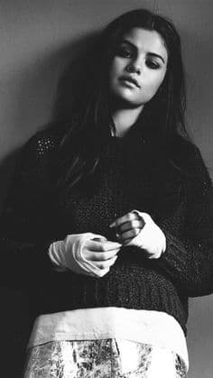 دانلود آهنگ SelenaGomez Ft Adele -Set Fire ToThe Love Song