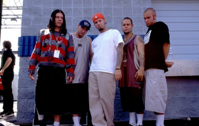 دانلود آهنگ Limp Bizkit - Creamer (Radio Is Dead)