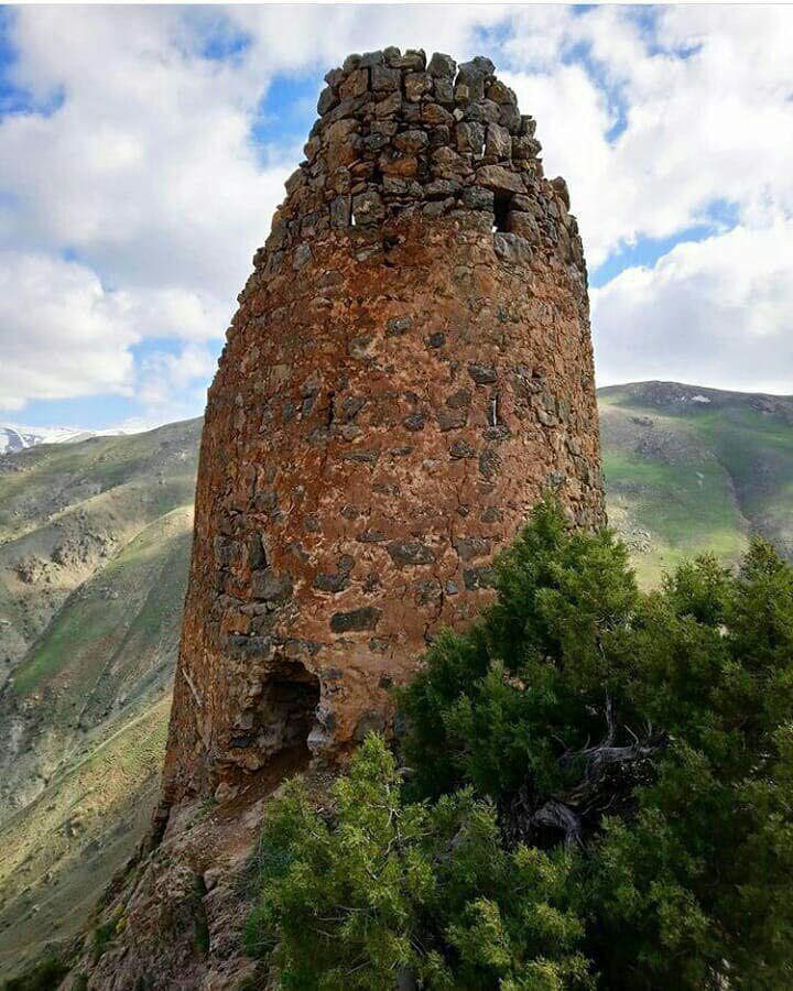 قلعه تاریخی بردوک در شهرستان ارومیه و استان آذربایجان غربی قرار دارد. قلعه نزدیک کوه‌ های مرزی ایران و ترکیه قرار گرفته. این قلعه زیبا متعلق به دوره صفوی است...  ? 