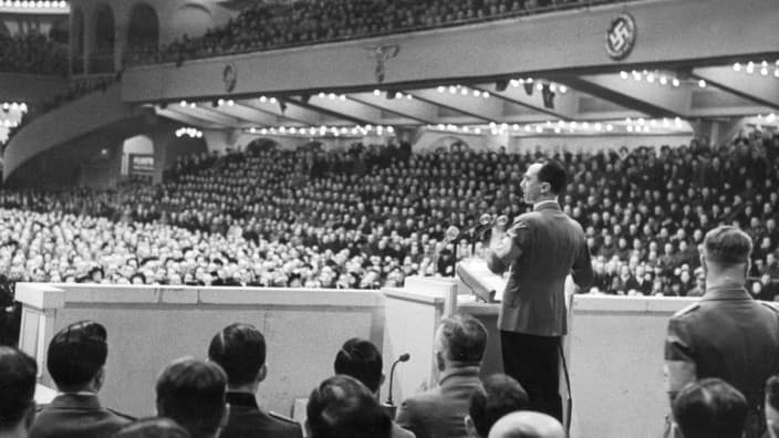 طوفانی ترین لحظات سخنرانی دکتر یوزف گوبلز در اشپورت پالاس_برلین، 18 فوریه 1943