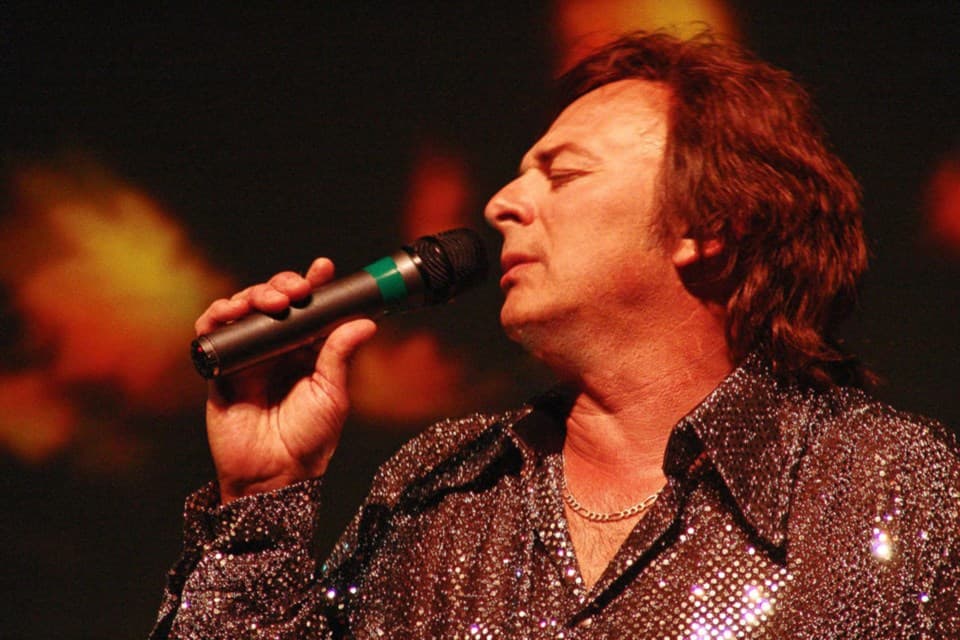 دانلود آهنگ زیبای Neil Diamond - Girl, You'll Be A Woman Soon (موسیقی فیلم پالپ فیکشن)
