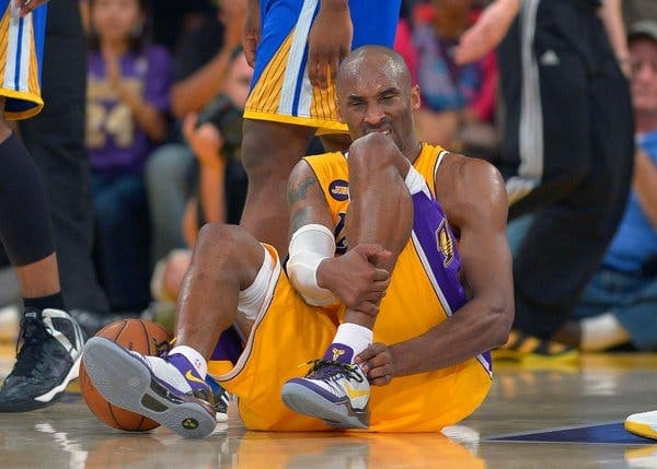 بسکتبال NBA؛ به ثمر رساندن پرتاب آزاد توسط کوبی برایانت با آشیل پاره