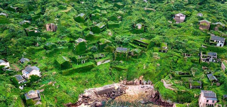 دهکده متروک سبز