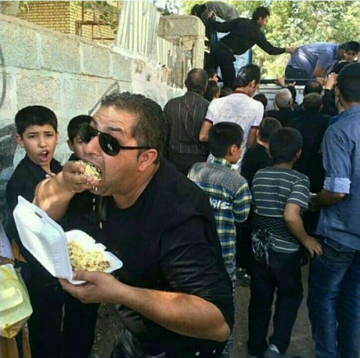 دوستان به نظرتون چرا اونقدری که باید ذخایر و منابع خلیج فارس برامون اهمیت داشته باشه، بیشتر رو اسمش مانور میدیم، کما اینکه چینی ها، خلیج فارس و روسها، دریای خزر رو دارن می بلعن؟؟!