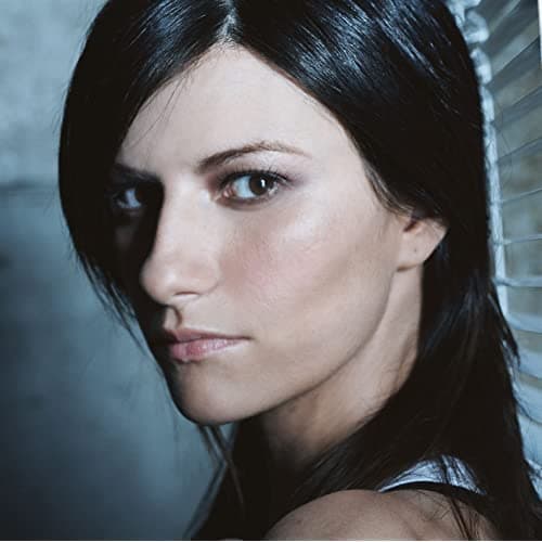 ترانه ایتالیایی بسیار زیبا به نام " Strani Amori " از خواننده محبوب ایتالیایی " Laura Pausini " 