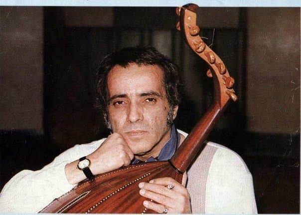 موسیقی بیکلام عربی به نام " داستان عشق " از آهنگساز مصری " بلیغ حمدی " 
