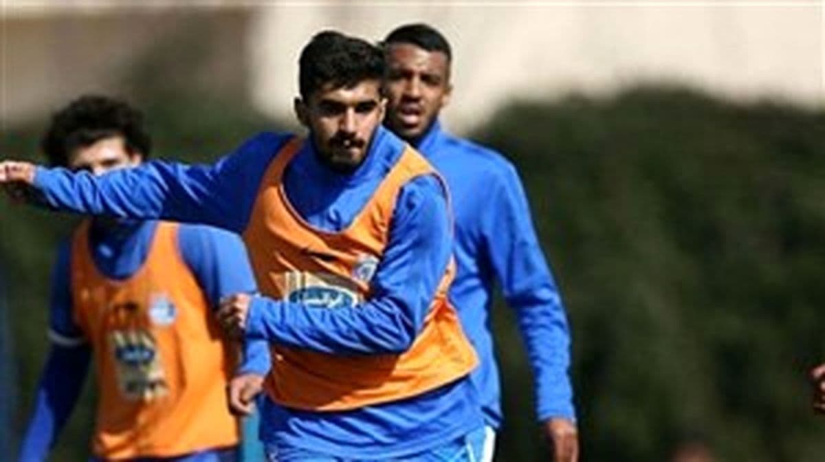 زکریا مرادی به جای نساجی با استقلال تمرین کرد!