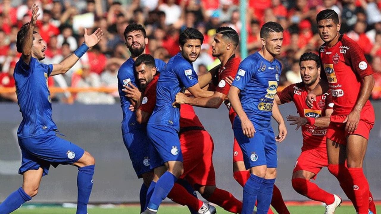 تدابیر شدید امنیتی در هتل محل اقامت سرخابی ها / بازیکنان استقلال و پرسپولیس حق تردد نداشتند