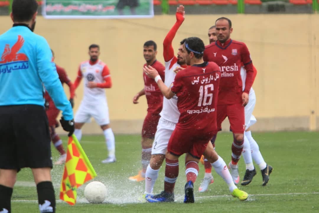 چرا با تعویق یک روزه بازی نساجی و پرسپولیس مخالفت شد؟