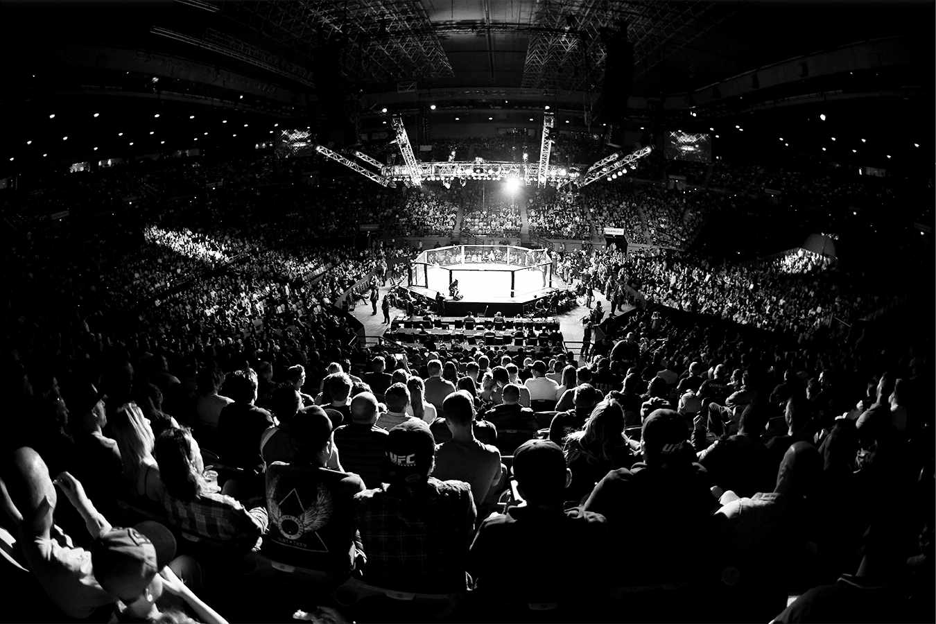 پنج مبارزه برتر UFC در دهه اخیر؛ از جدال کانر مک گرگور و دیاز تا نبرد خونین رابی لاولر و روری مک دانلد